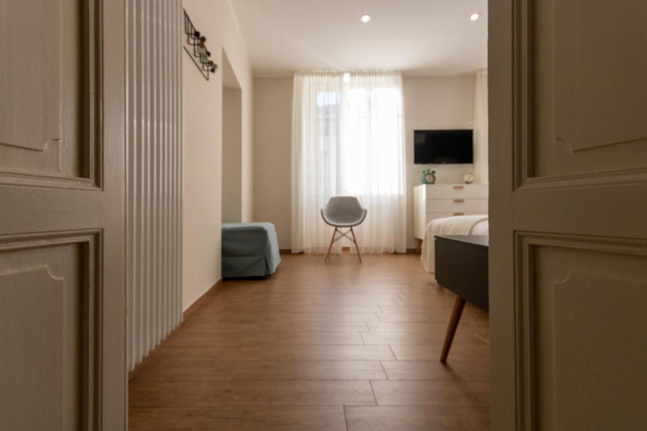 Aqualago Casa Vacanze Apartment D 韦尔巴尼亚 外观 照片